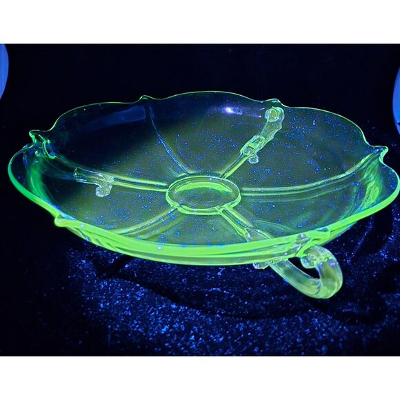 Large Depression Green Glass 13.5" Bowl/Platter Ornate Shape and Decorative Feet - Picture 5 of 8